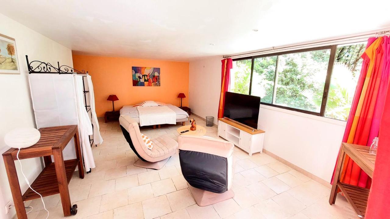 La Deviniere Hotel Donzere Bilik gambar