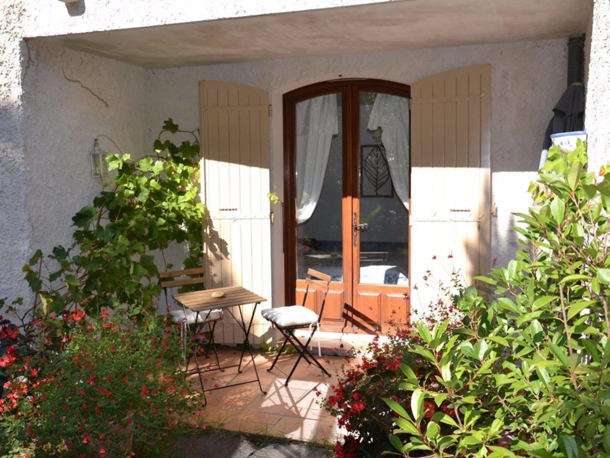 La Deviniere Hotel Donzere Luaran gambar