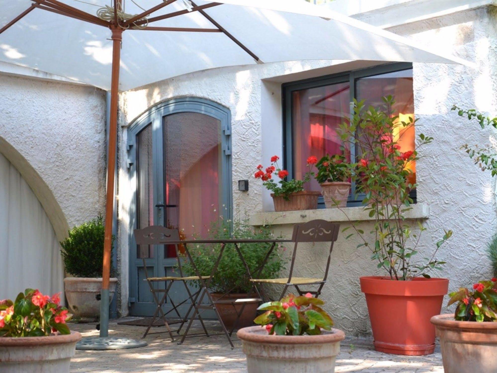 La Deviniere Hotel Donzere Luaran gambar